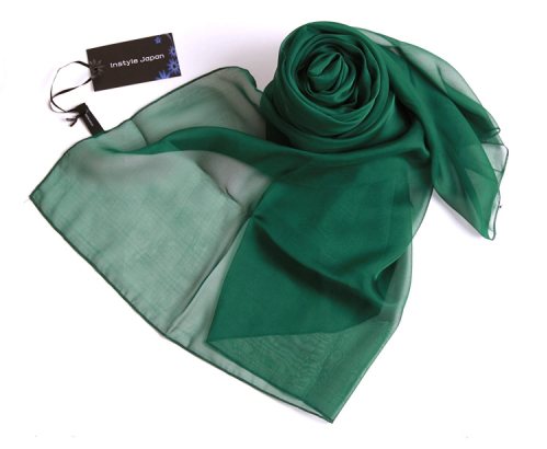緑色のスカーフ