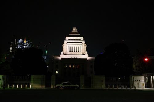 夜の国会議事堂